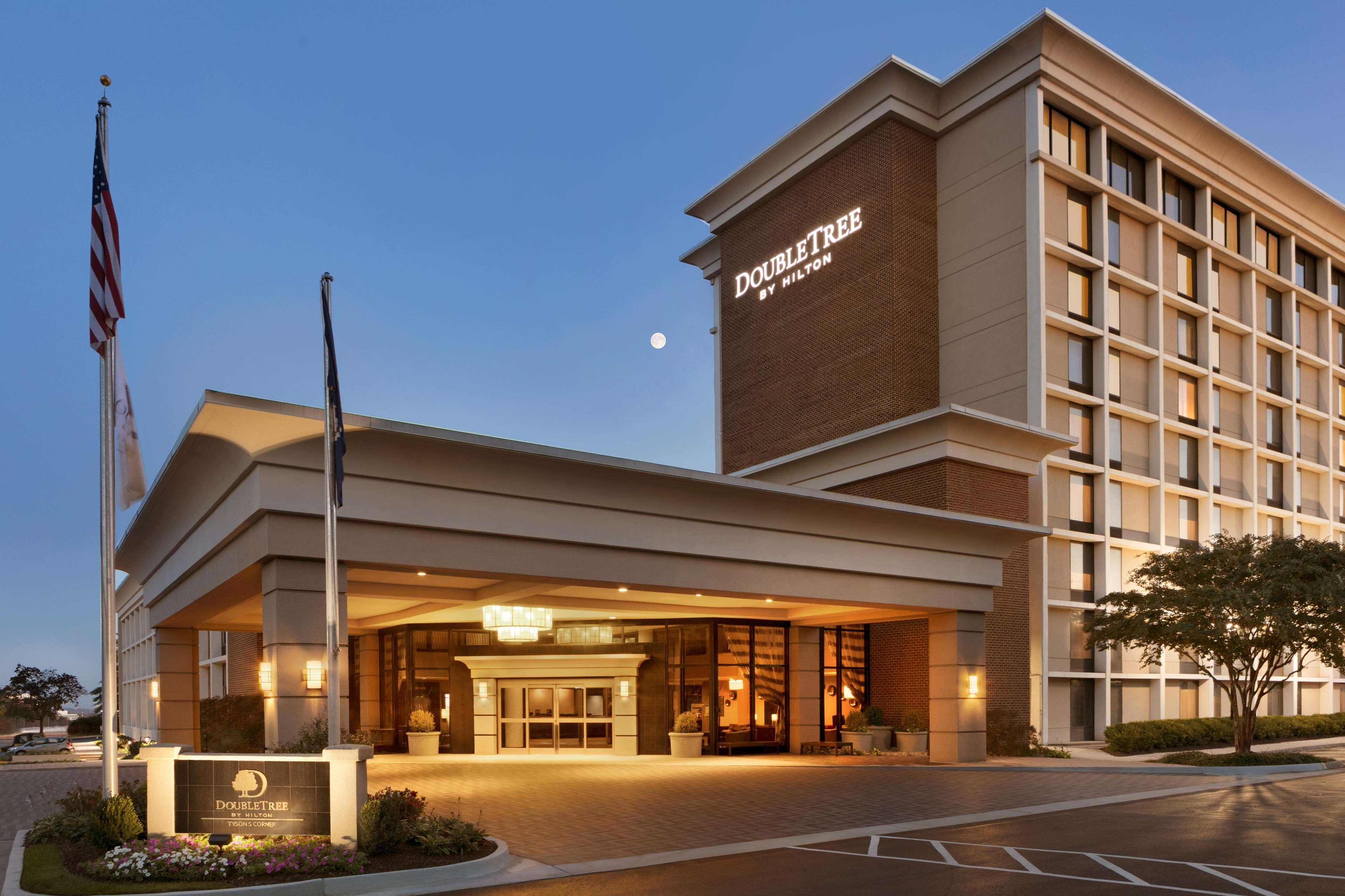 Hotel Doubletree By Hilton Mclean Tysons Tysons Corner Exterior foto