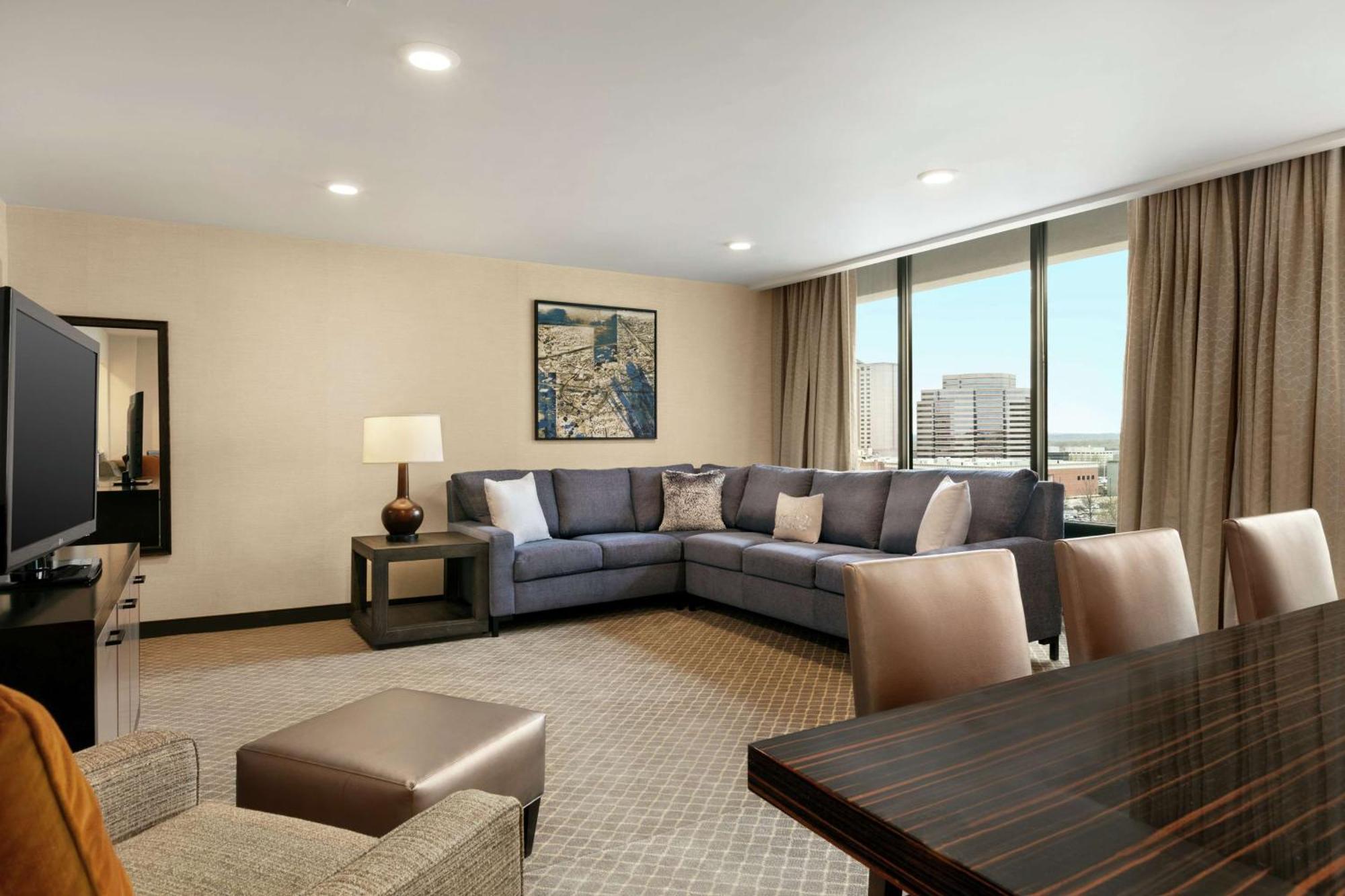 Hotel Doubletree By Hilton Mclean Tysons Tysons Corner Exterior foto