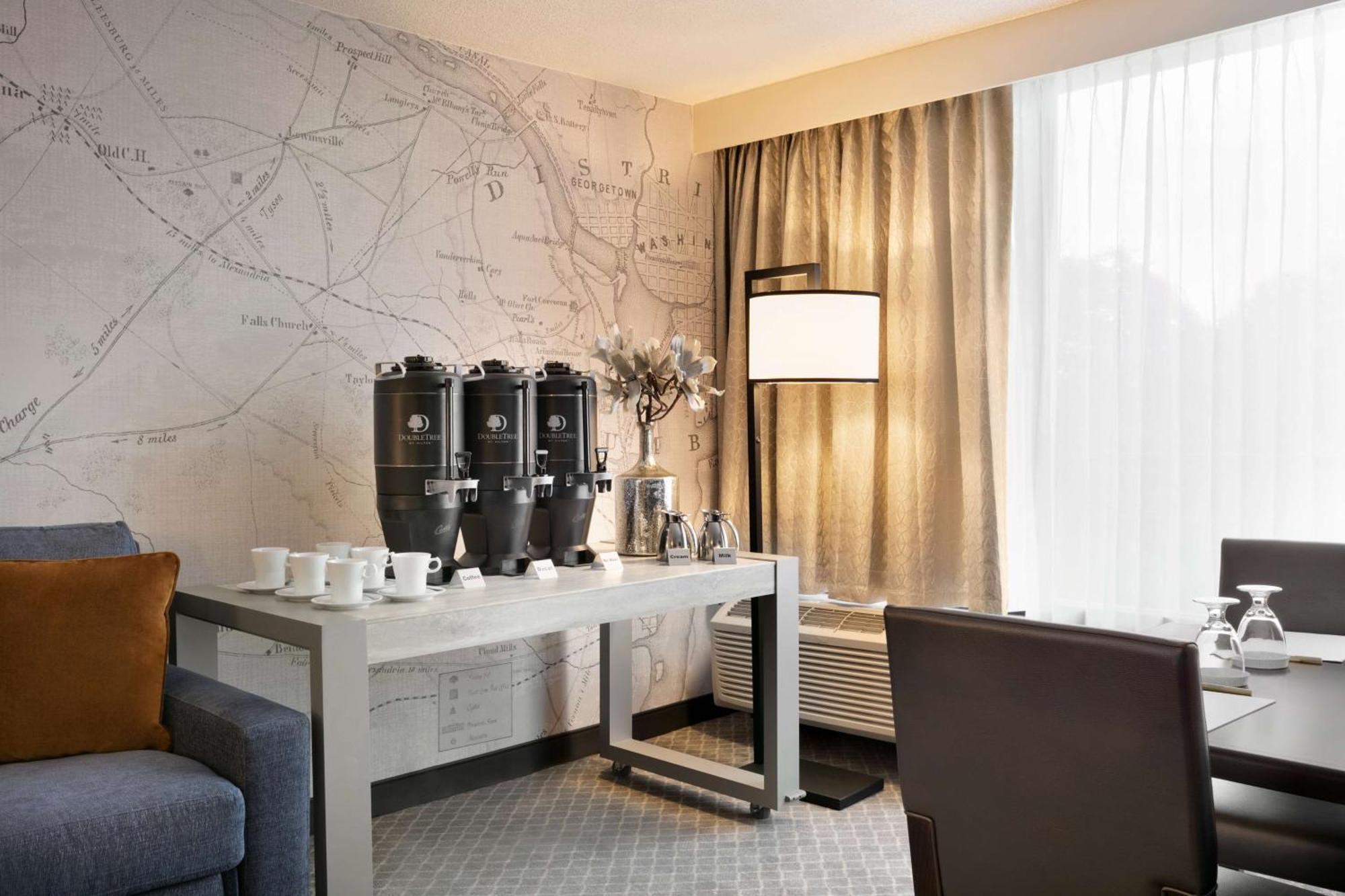 Hotel Doubletree By Hilton Mclean Tysons Tysons Corner Exterior foto