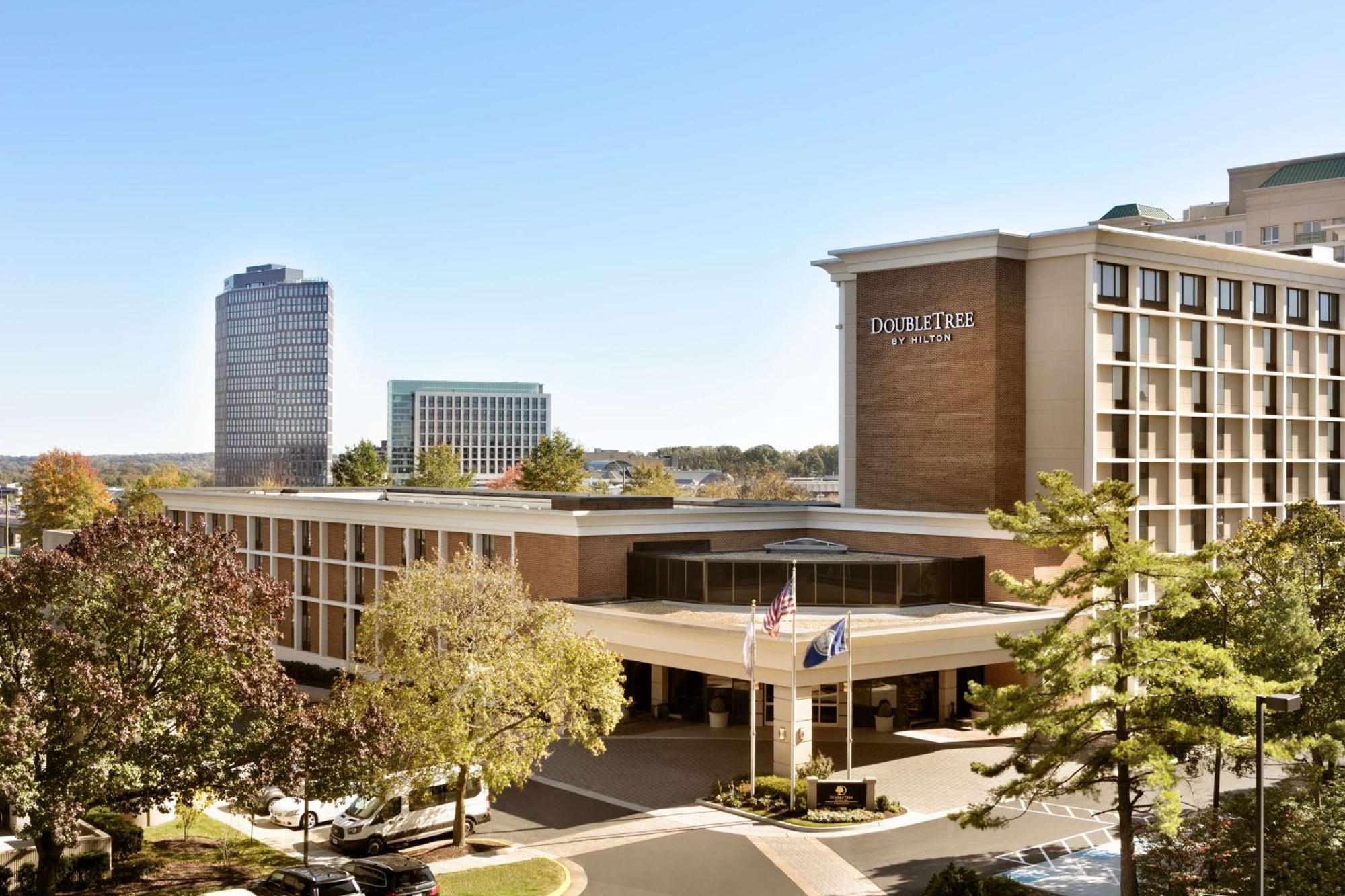 Doubletree By Hilton Mclean Tysons Hotel Tysons Corner Exterior foto